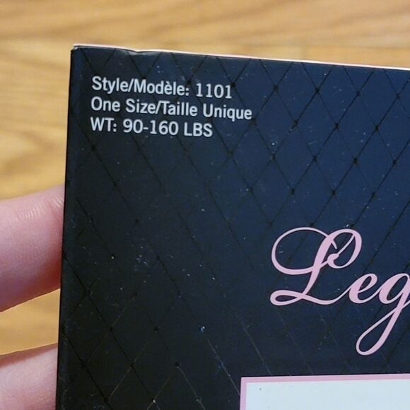 NEW Leg Avenue Lace Top Leggings With Back Seam - Picture 4 of 5